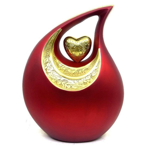 Dieprode urn met gouden hart
