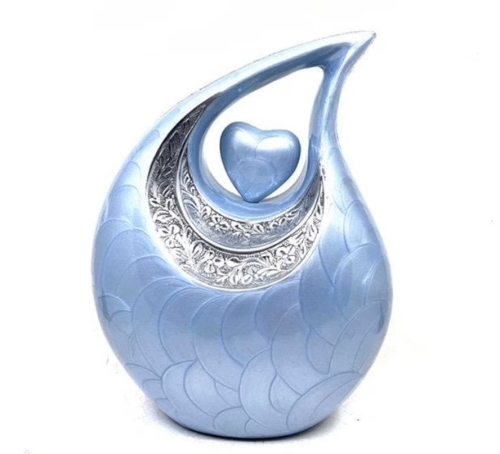 Lichtblauwe urn met blauw hart